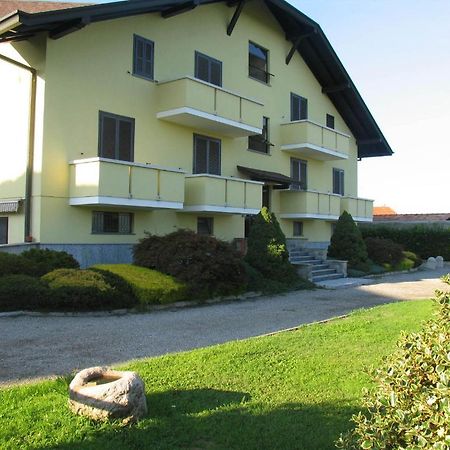 Albergo Residence Isotta Veruno Eksteriør billede